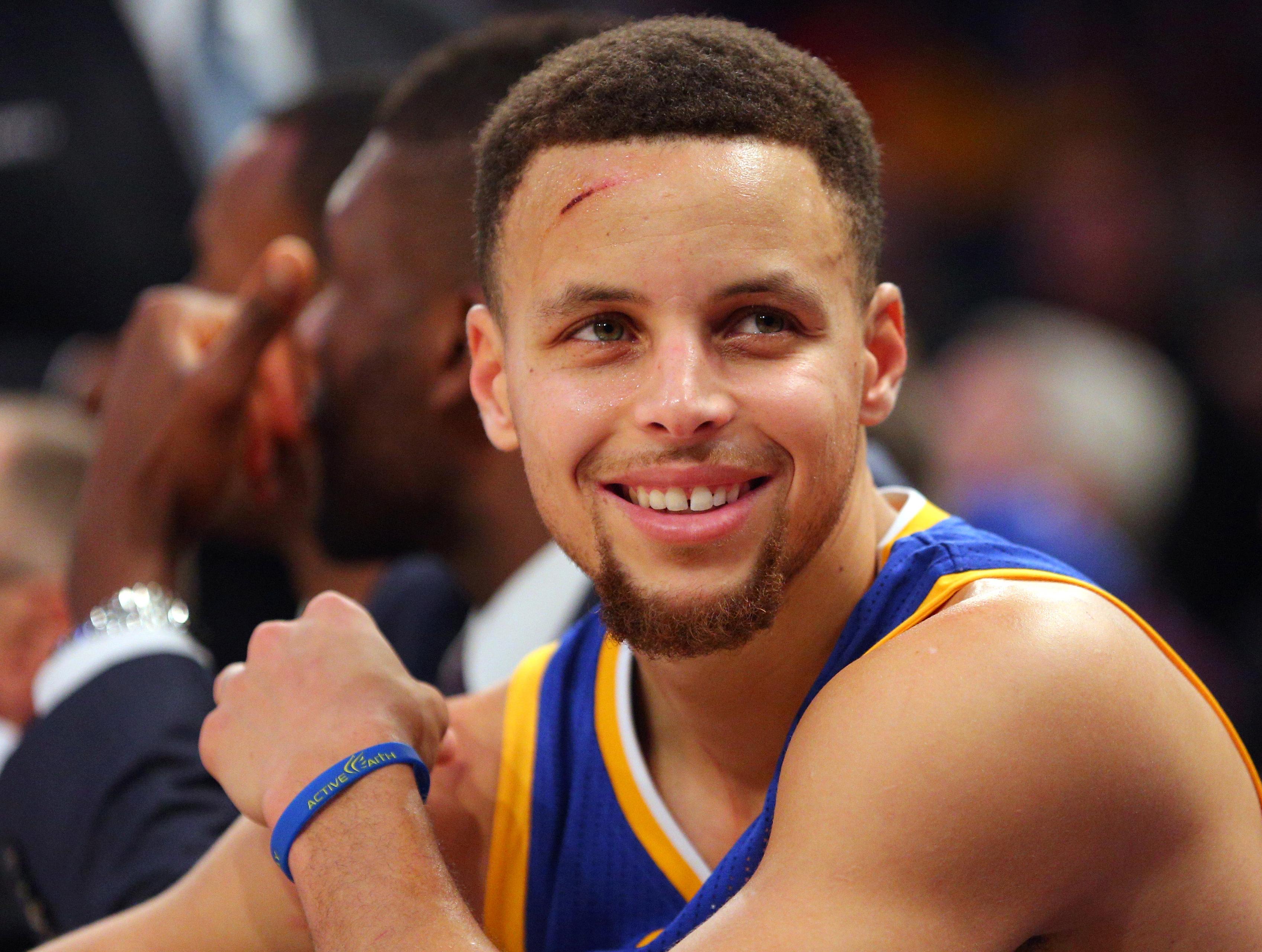 库里，NBA历史地位的革新者