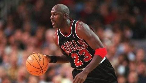 勇士与尼克斯，一场即时比分的较量