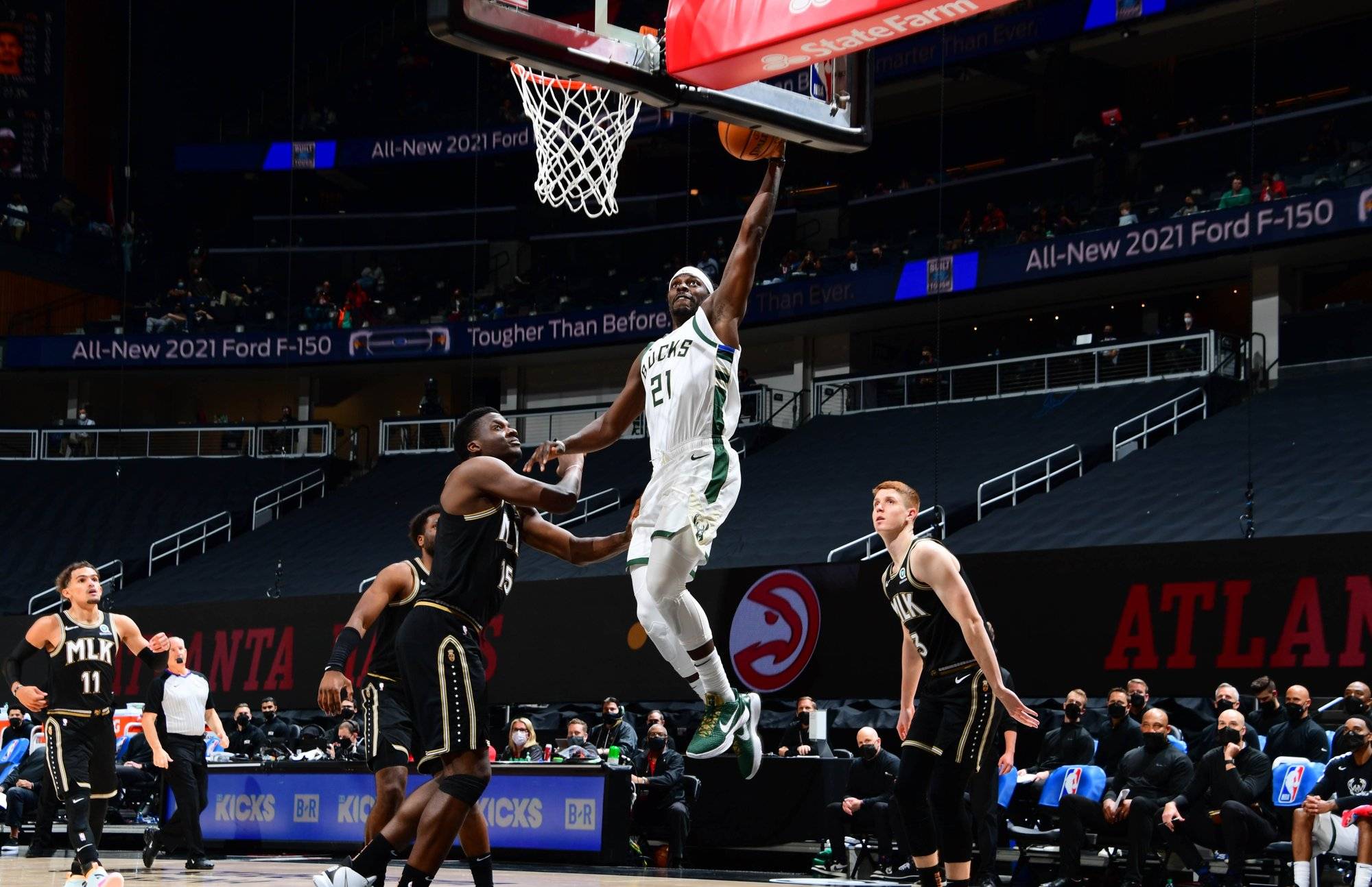 雄鹿vs灰熊,季后赛的激烈对决与比分预测 雄鹿vs灰熊,季后赛的激烈对决与比分预测