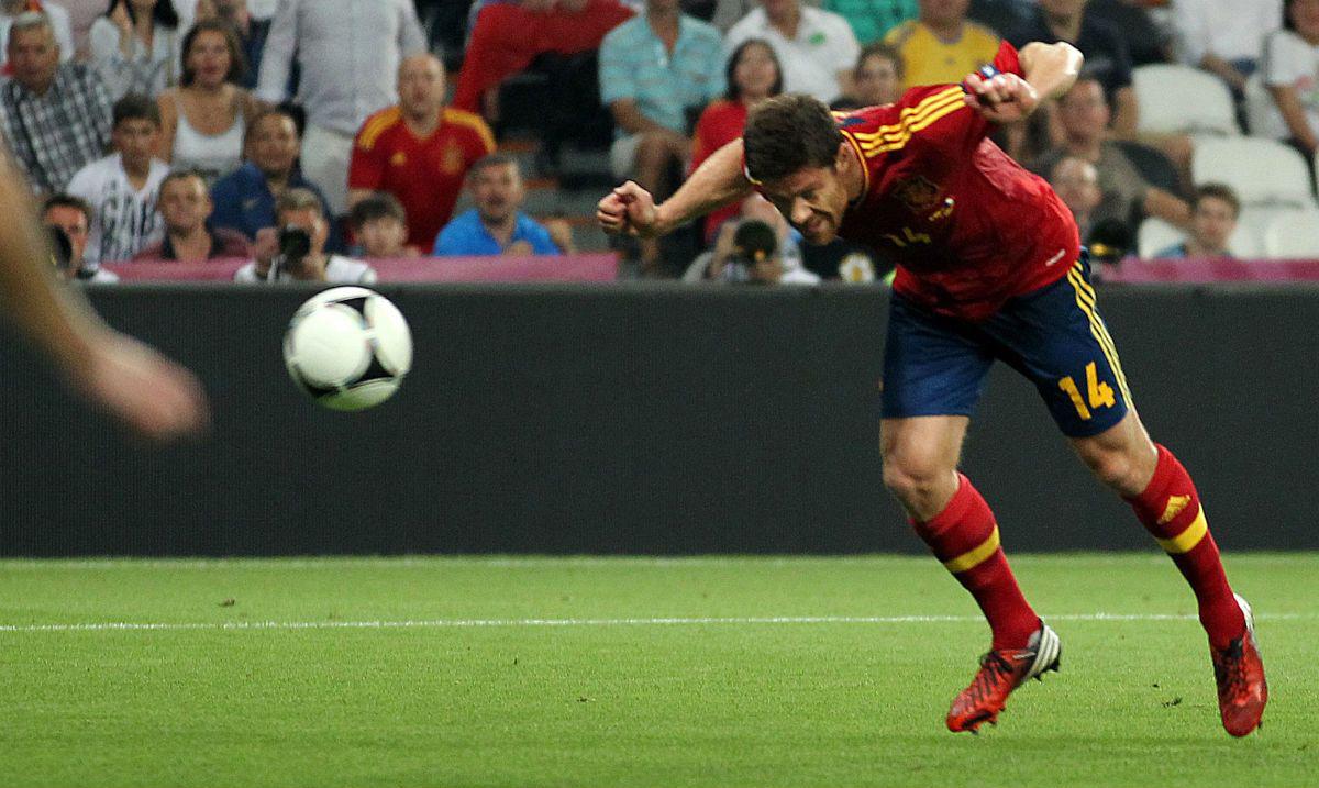 哈维·阿隆索,足球场上的大满贯传奇 哈维·阿隆索,足球场上的大满贯传奇