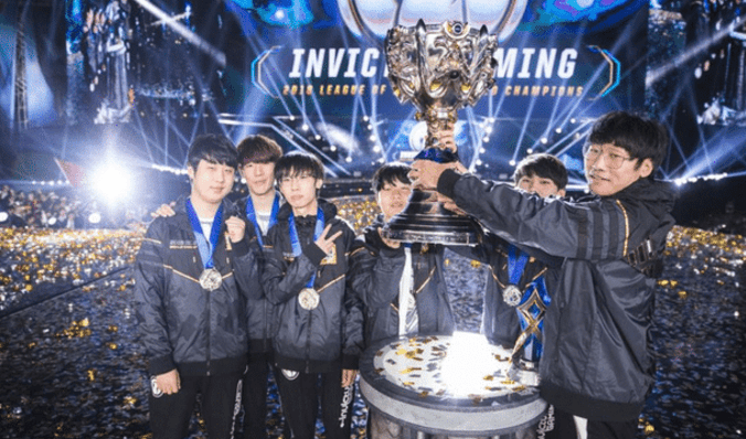 RNG夺冠之路，2022英雄联盟全球总决赛的荣耀时刻