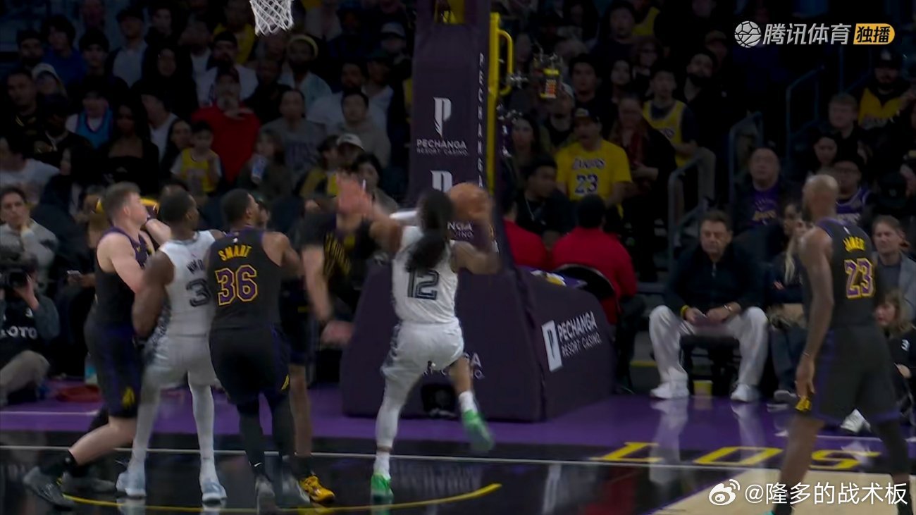 湖人VS灰熊,林书豪的闪耀时刻 湖人VS灰熊,林书豪的闪耀时刻