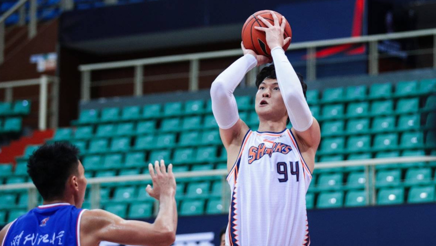 探秘CBA任骏飞的篮球之路，从广东潮汕的篮球新星到国家队的荣耀