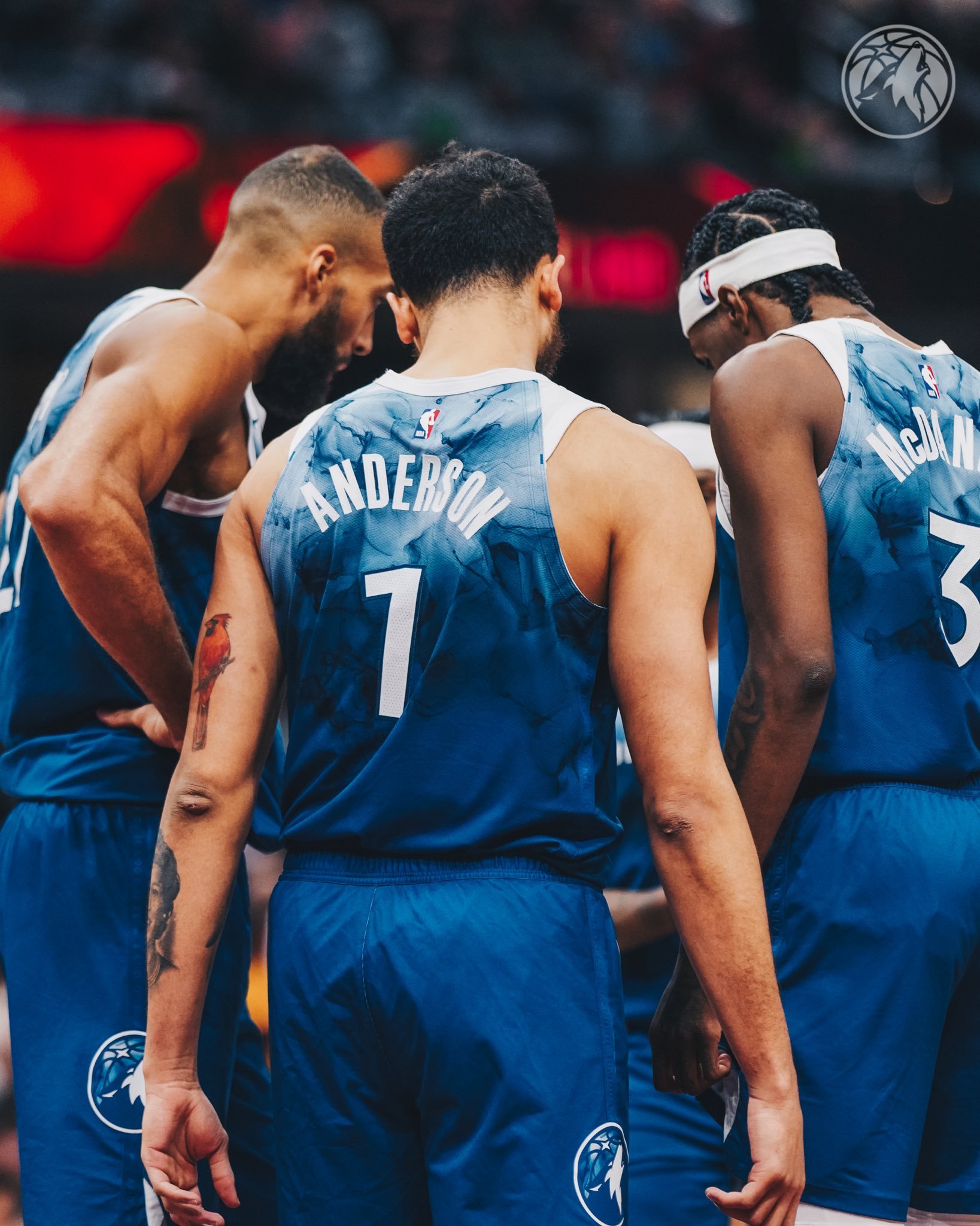 森林狼与尼克斯骑士，城市荣耀与野性碰撞的篮球对决