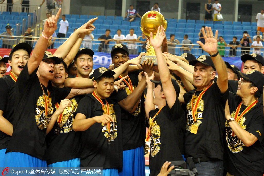 探秘CBA总冠军奖杯，价值超越金钱的荣耀象征