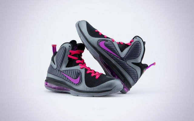 詹姆斯篮球鞋，性能与潮流的完美融合——深度测评