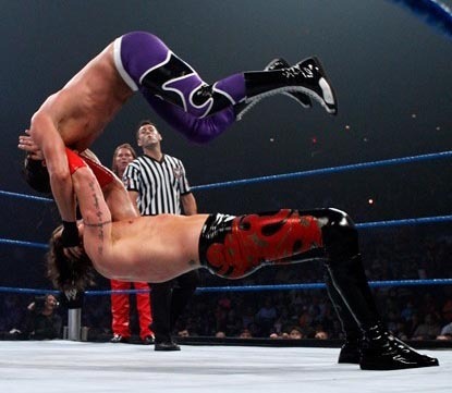 探索WWE的多元比赛模式，从经典到创新的激情碰撞