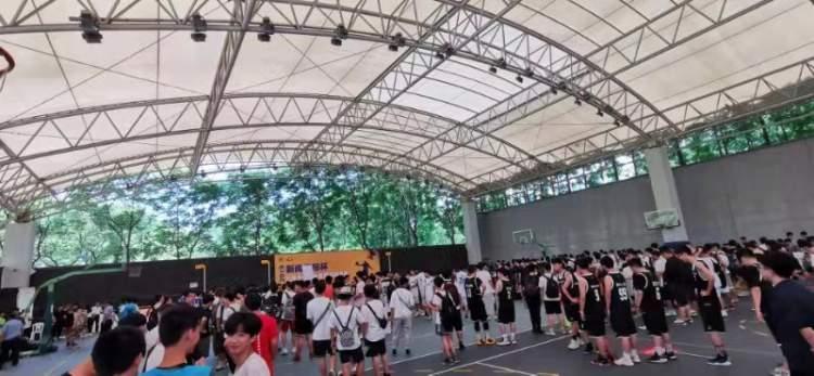 篮球比赛，18个队伍的编排策略与赛程设计