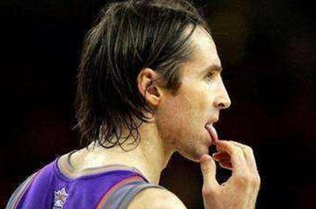 为什么NBA球员罚球时喜欢翘臀——科学解析与文化习惯 为什么NBA球员罚球时喜欢翘臀——科学解析与文化习惯