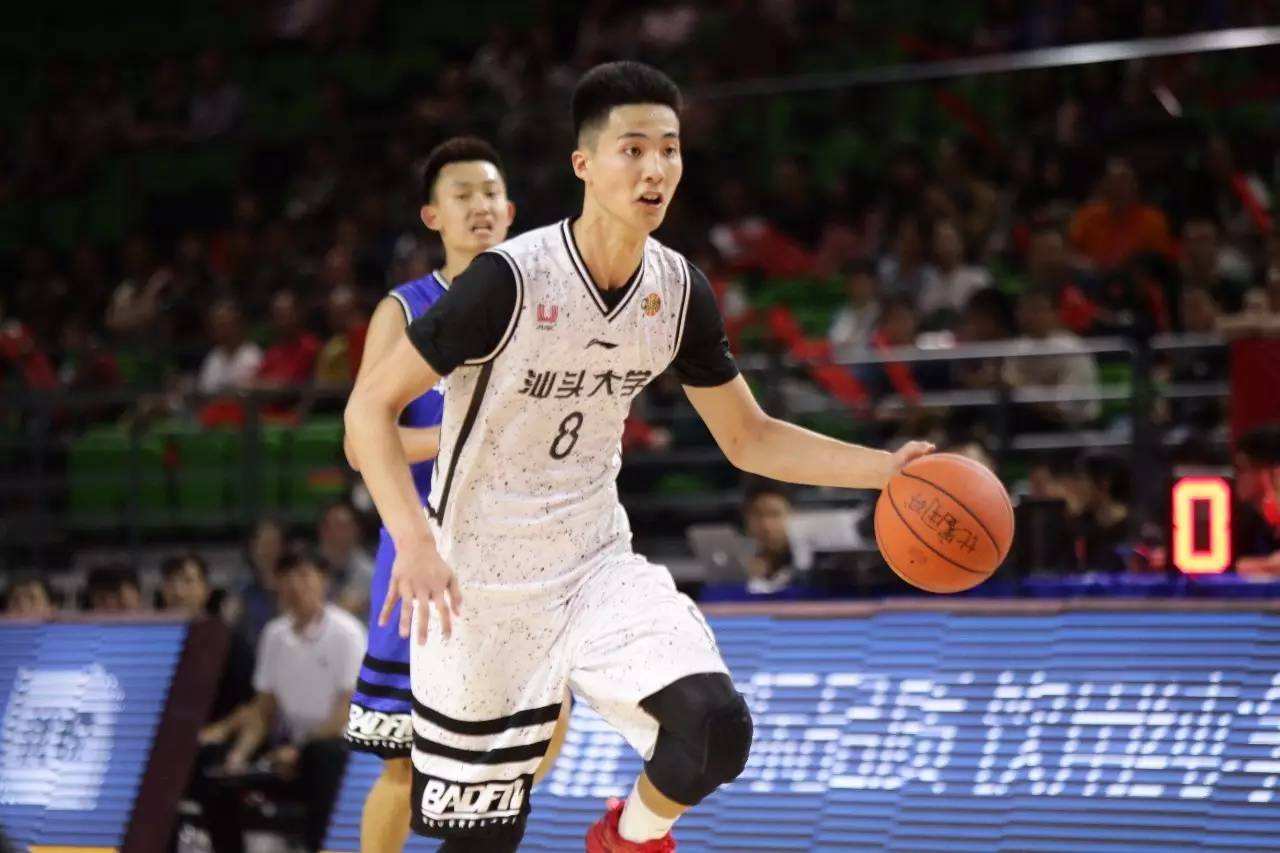 篮球场上的巨人,CBA比斯利的身高优势与影响 篮球场上的巨人,CBA比斯利的身高优势与影响