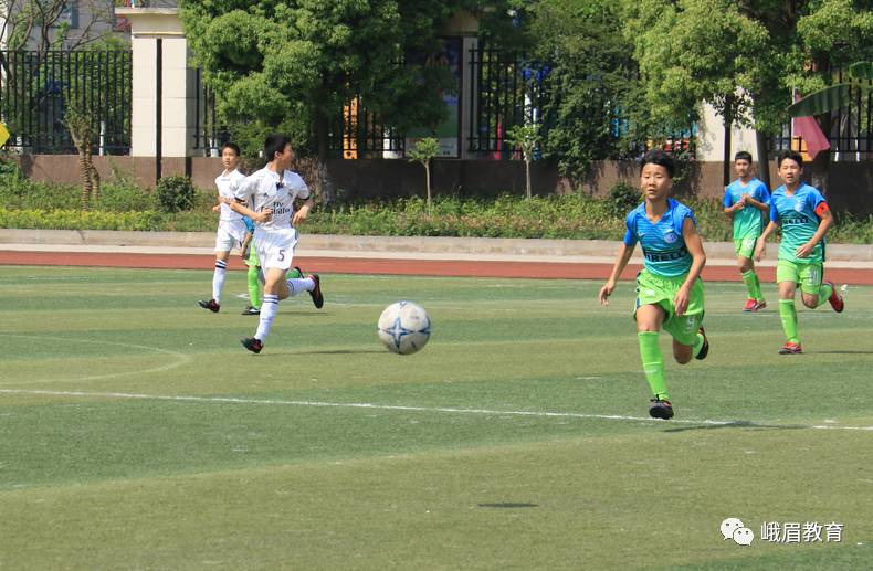 少儿足球课程，点燃梦想的起点