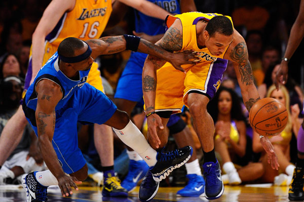 2011年洛杉矶湖人队，传奇的重建与辉煌的启航