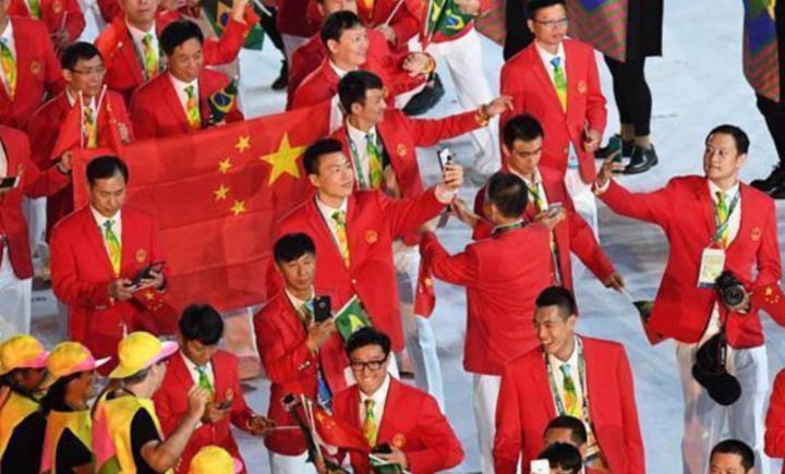 中国代表团在东京奥运会上的精彩亮相，第111个出场的荣耀时刻