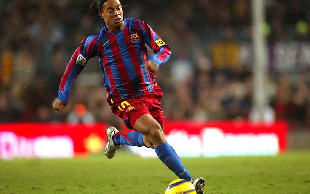 历史身价最高的足球运动员，罗纳尔迪尼奥的传奇之旅