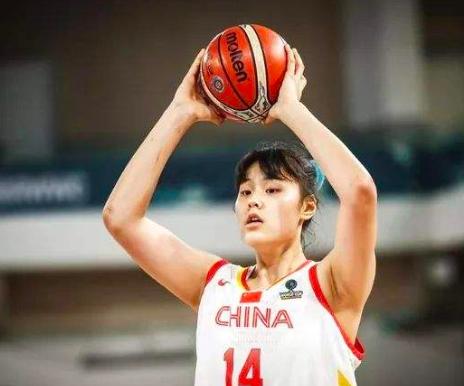 姚明，超越高度的篮球巨人与人生导师