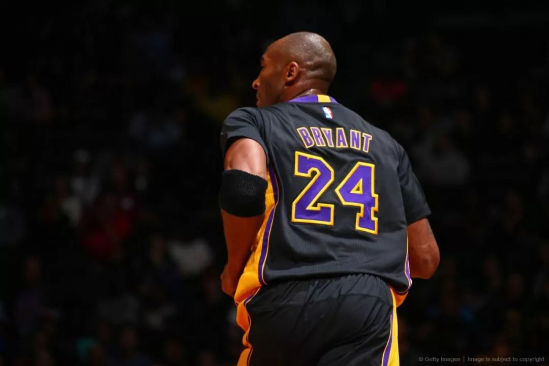 科比·布莱恩特，跨越国界的篮球传奇与亿万球迷的狂热