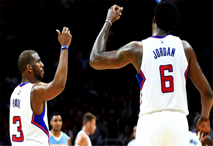 快船与开拓者的终极对决,小乔丹的愣神时刻 快船与开拓者的终极对决,小乔丹的愣神时刻