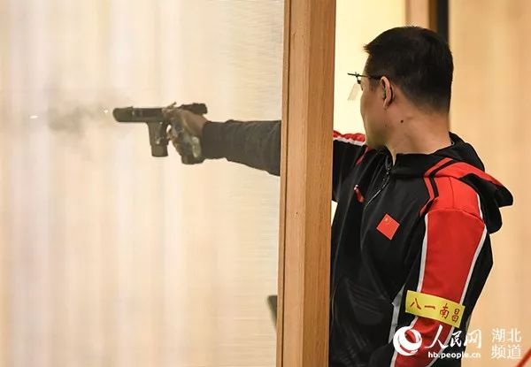 射击奥运冠军，精准背后的汗水与坚持