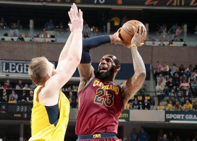 火箭与骑士的经典对决，221年的一场传奇