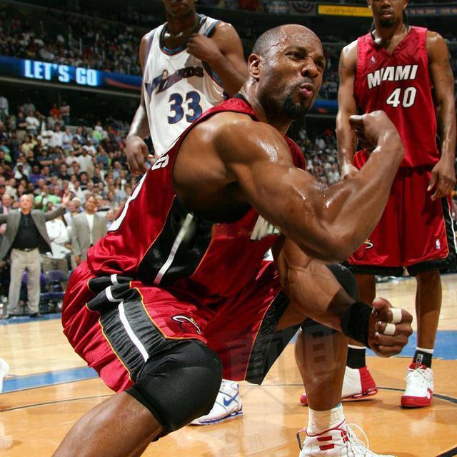 莫宁VS火花，最强NBA中的内线双雄