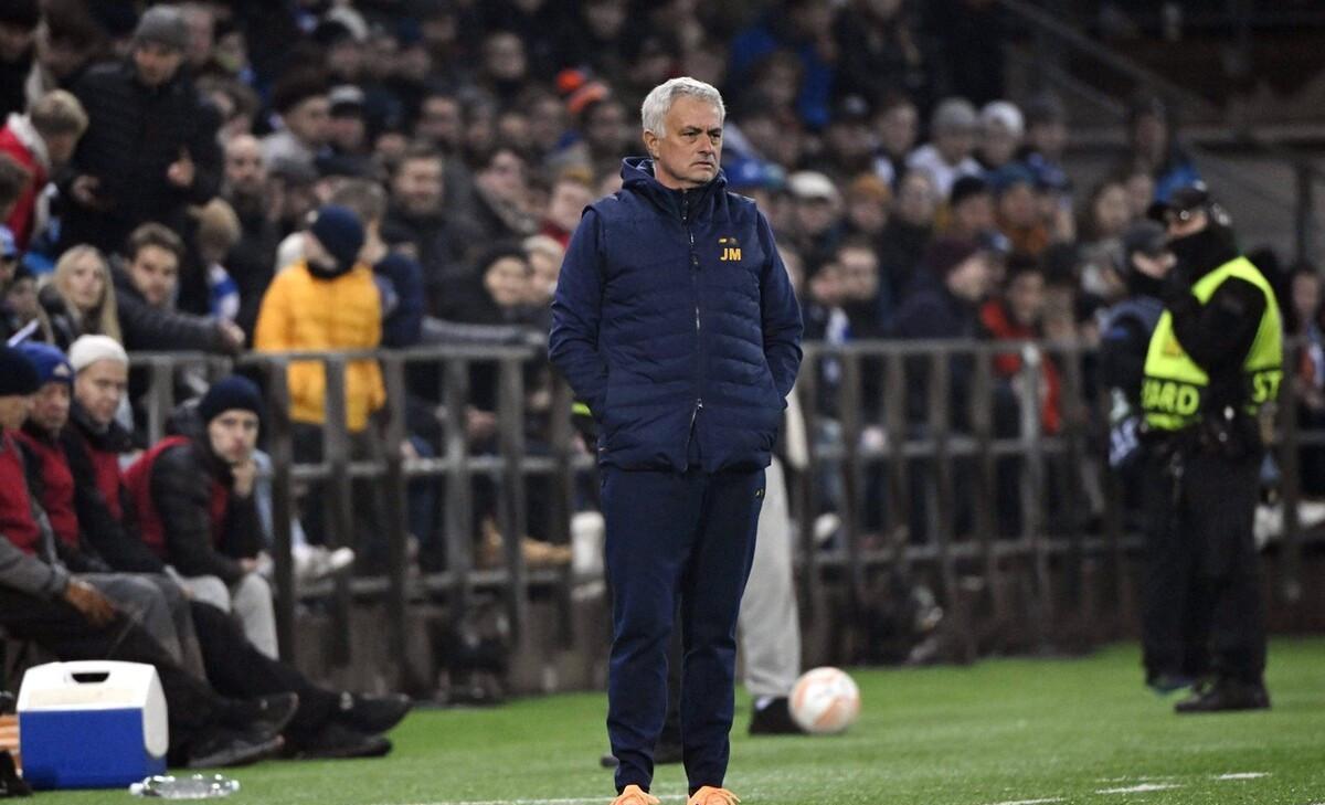 穆里尼奥,从球场到教练席的传奇之路 穆里尼奥,从球场到教练席的传奇之路