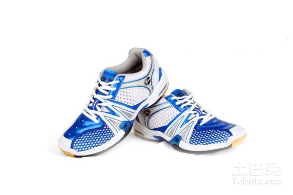 羽毛球鞋与乒乓球鞋，运动特性与功能差异的深度解析