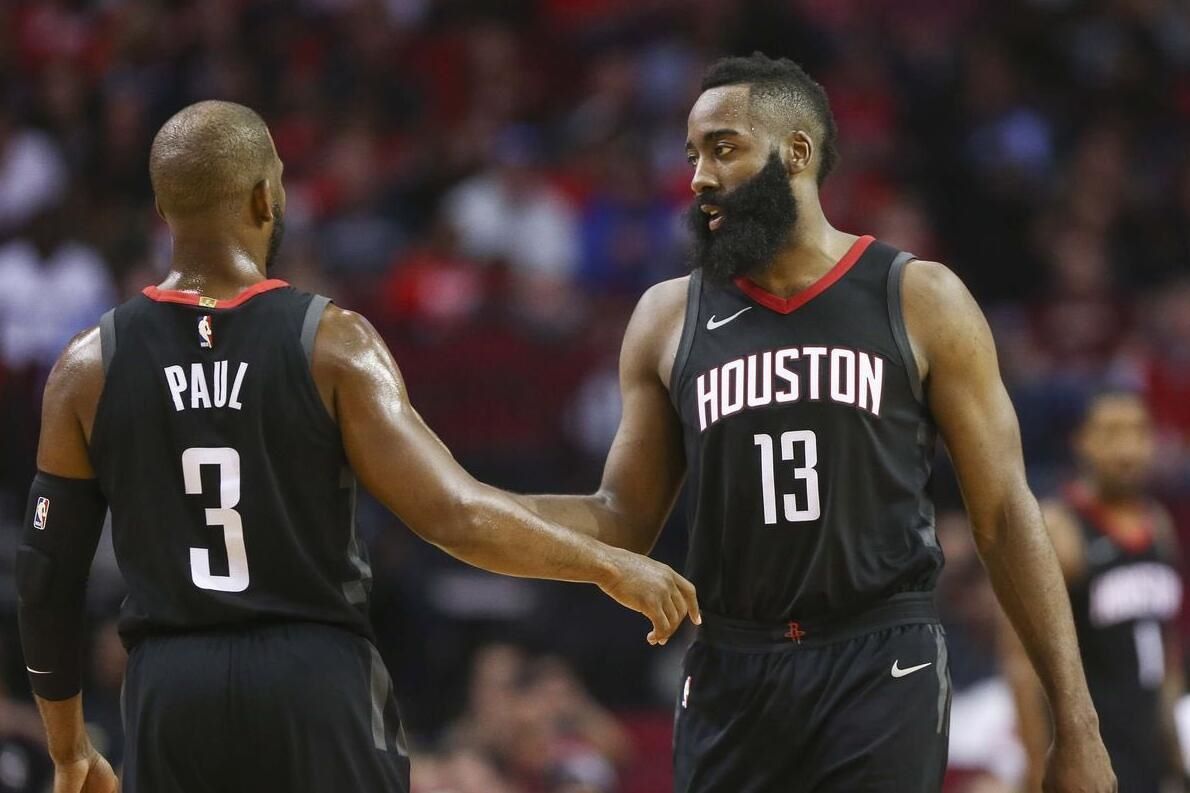 詹姆斯·哈登，2021-2022赛季加盟76人，开启新篇章