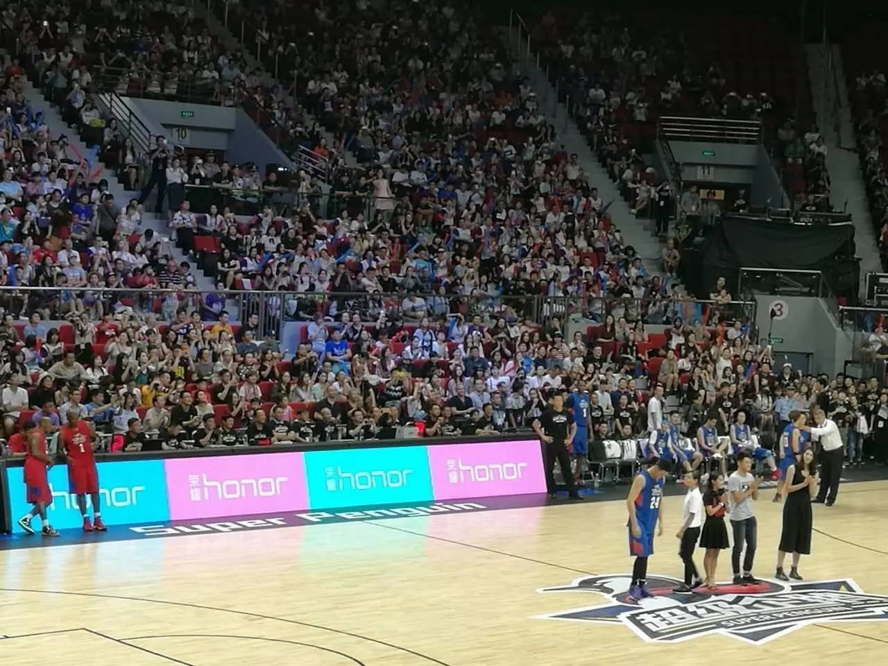 超级企鹅篮球名人赛,十载辉煌,激情不减 超级企鹅篮球名人赛,十载辉煌,激情不减