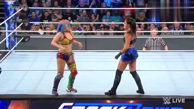 WWE赛场上的羞涩时刻，最让人害羞的比赛回顾