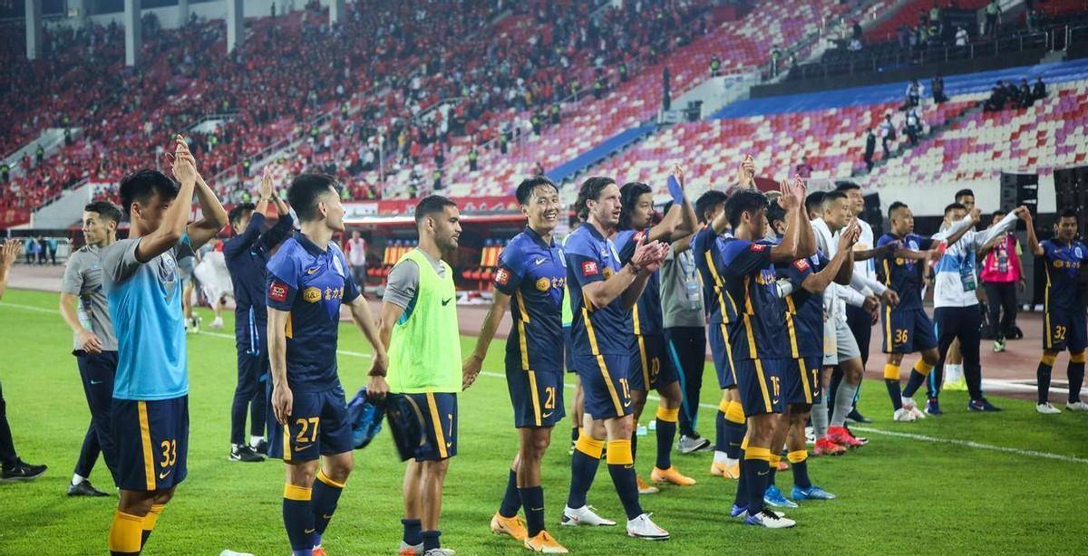 探秘中超最穷四大俱乐部，挑战与希望并存