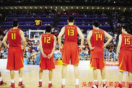 2004年雅典奥运会，中国男篮的荣耀时刻