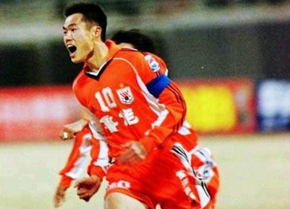 中国足球的黄金十人，铸就辉煌的基石