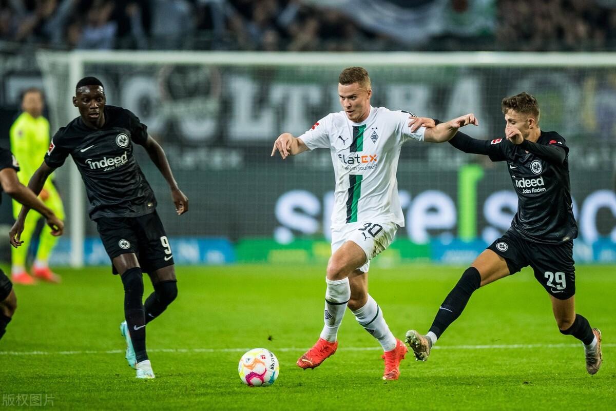 拜仁慕尼黑对穆阿尼表现浓厚兴趣，未来之星的光芒初现