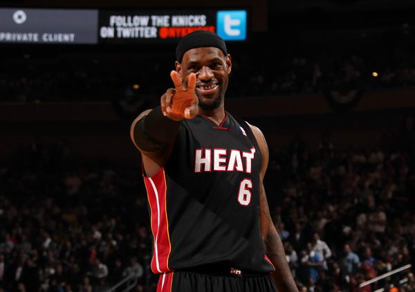 搜狐体育NBA新闻的获取指南，从网页到APP，全方位解析