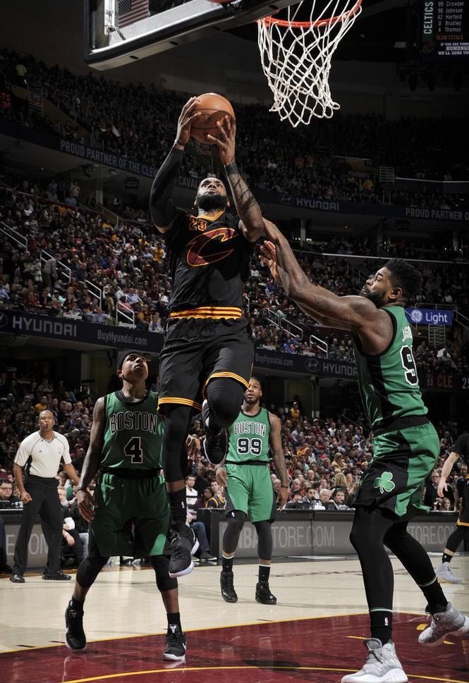 骑士与凯尔特人的历史交锋，荣耀与传奇的碰撞