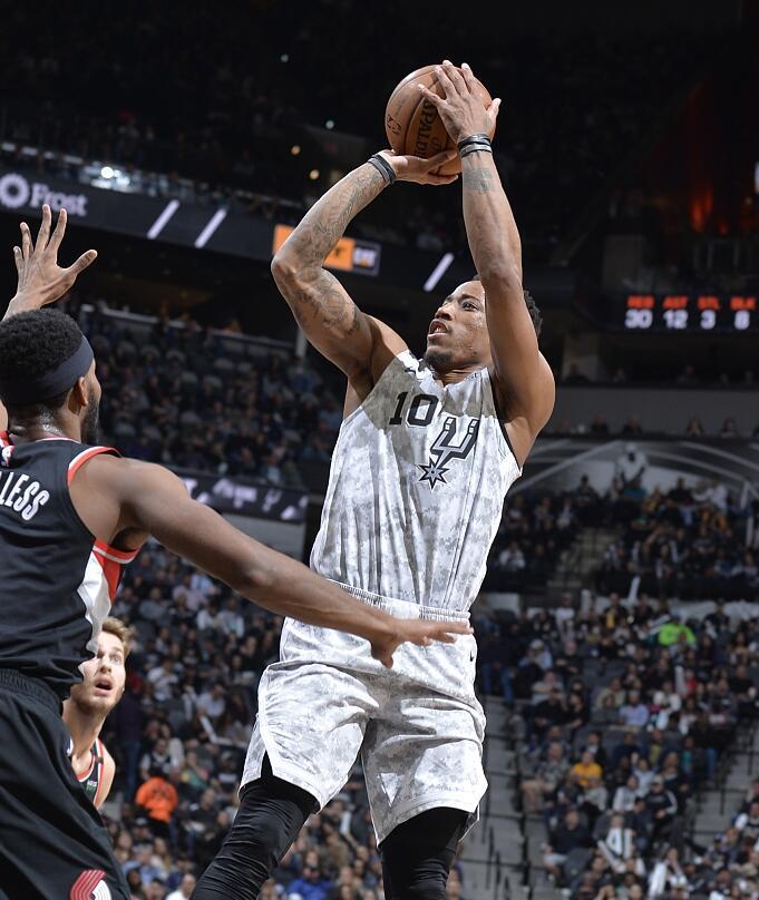 雷霆七人得分上双，力克马刺显神威