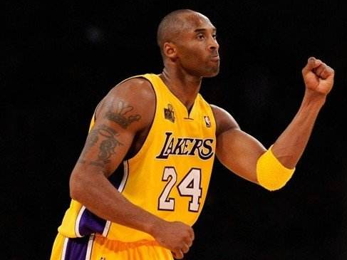 科比球衣退役，超越篮球的传奇与传承