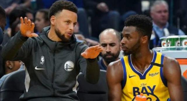 维金斯垂直弹跳，天赋异禀的空中舞者