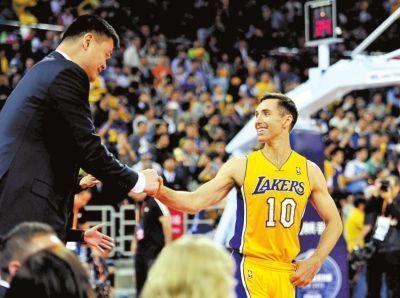 姚明NBA退役球衣，24号传奇的永恒印记