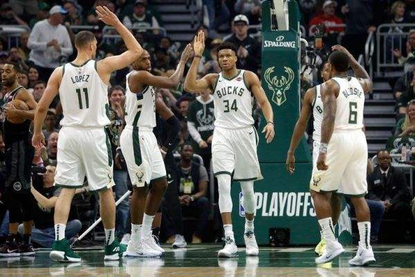 最强NBA，阿德组合图——战术与默契的完美融合