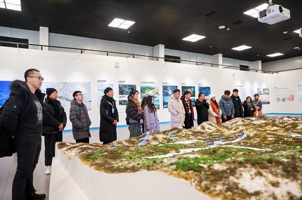 北京冬奥会主题口号，共筑冰雪梦想，携手共创未来