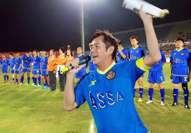 香港明星足球队，星光璀璨的绿茵场