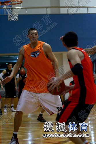 篮球巨塔，孙明明的非凡之旅