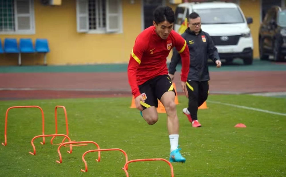 国足最新动态，12强赛程揭秘与展望