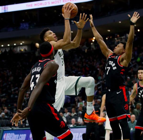 明日公牛VS雄鹿，一场攻防大战的预测分析