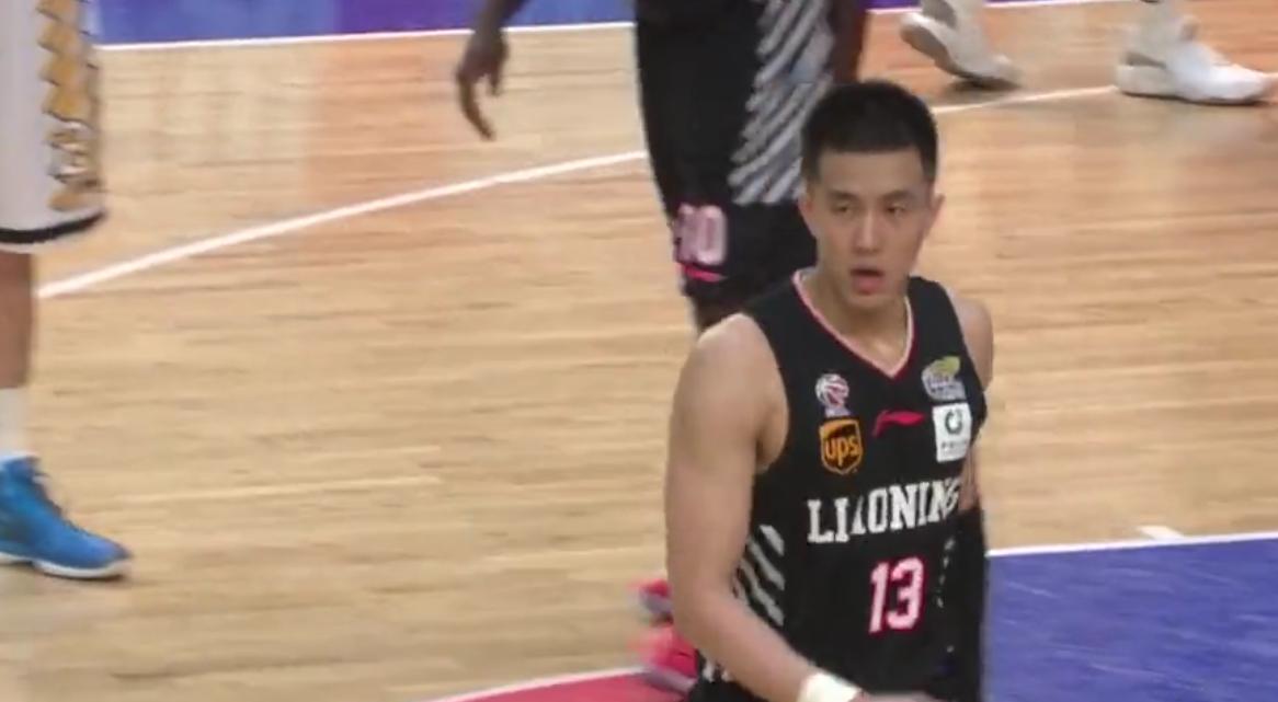 孙铭徽，篮球场上的隐形巨人