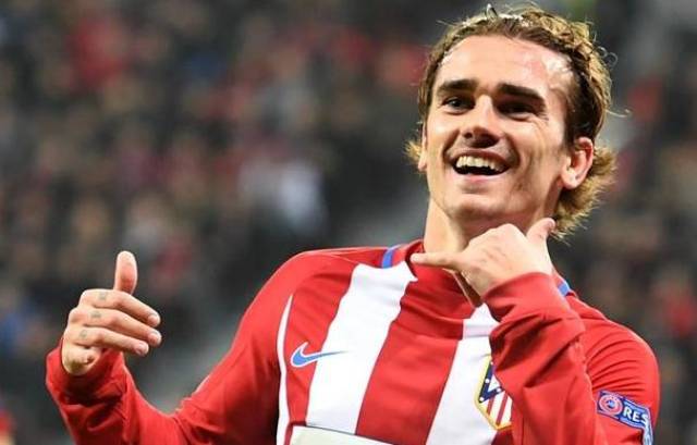 梅西的倒钩传奇，跨越时空的足球艺术