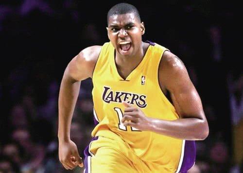 杜兰特，从胳膊到膝盖的篮球传奇