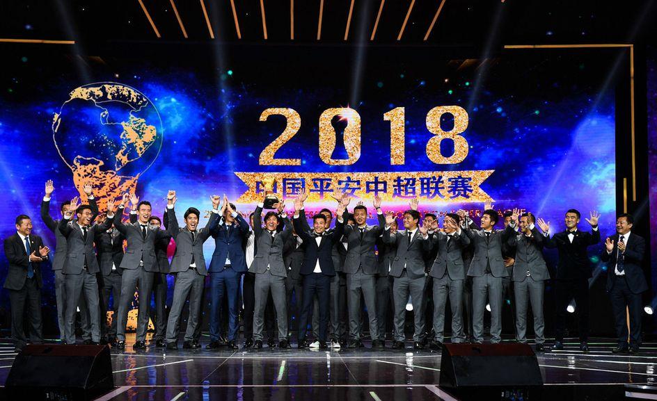 揭秘中超联赛冠军奖杯，荣耀加冕的火神杯