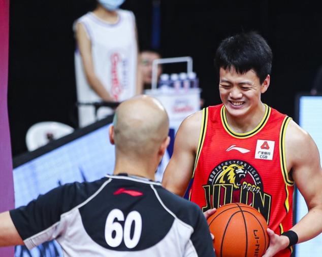 韩旭，从CBA到WNBA的飞跃——全明星赛的荣耀时刻